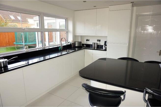 Kitchen / Breakfast