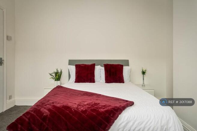 1 bed House Share to rent Image 4
