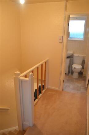 FIRST FLOOR LANDING