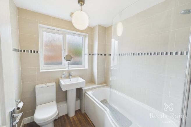 3 bed Semi-Detached to rent Image 7