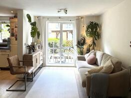 5, Princes Close, Hackney, London N4 2PS