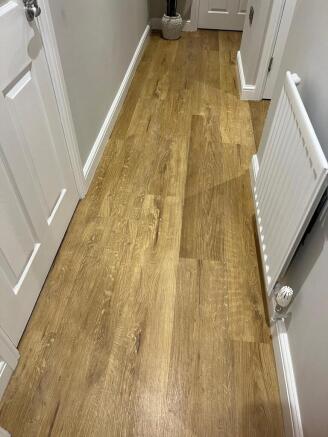2 bed Apartment to rent Image 8