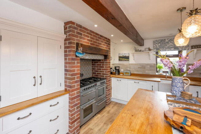5 bed Barn Conversion for sale Image 10