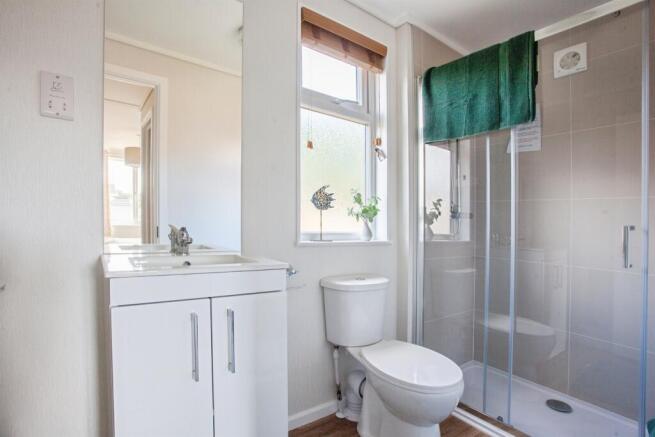 2 bed Park Home for sale Image 4