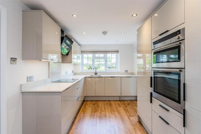 24 Maybrook Gardens-02.jpg