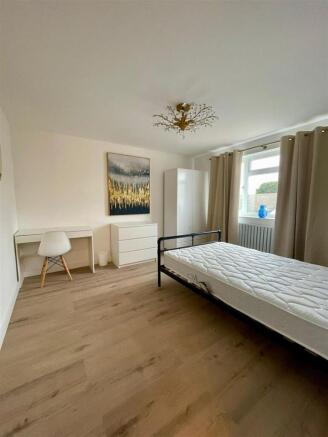 room 5 new pic 2.jpeg