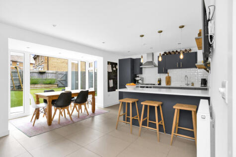Agincourt Drive, Sarisbury Green, Southampton, SO31