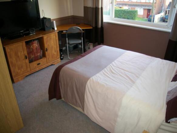 BEDROOM 2