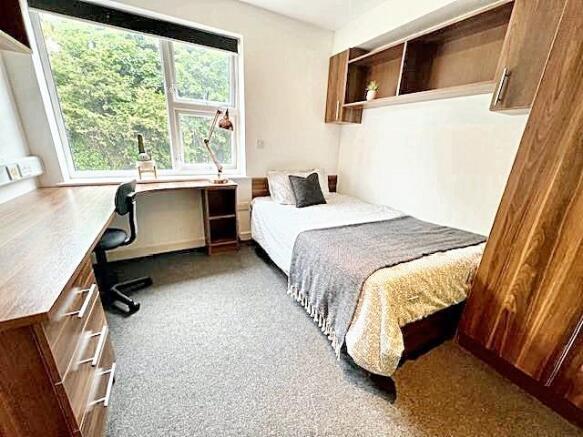 peninsula bedroom.jpeg