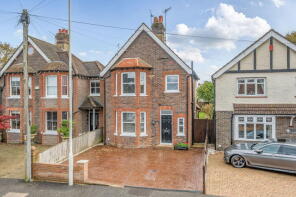 Roxanne, Cranston Road, East Grinstead RH19 3HQ