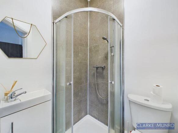 3 bed Town House to rent Image 4