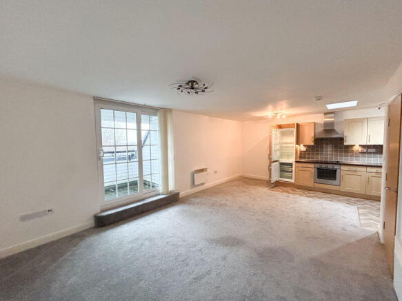 KITCHEN/ DINING 