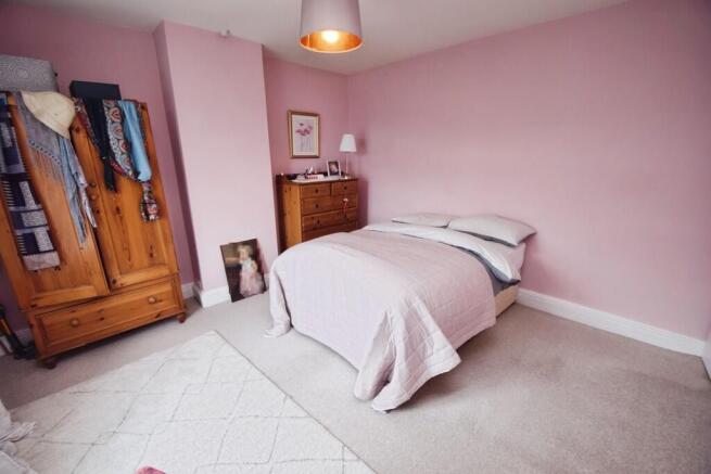 4 bed Semi-Detached for sale Image 6