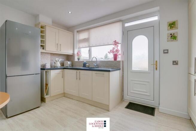 2 bed Detached Bungalow for sale Image 8