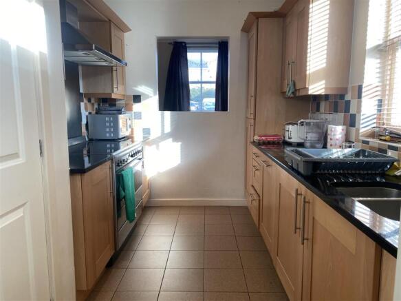 Windsor House, Windsor Court