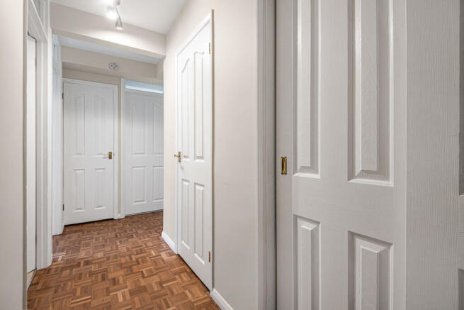 Cranmore Court, Avenue Road, St. Albans, Hertfordshire – další