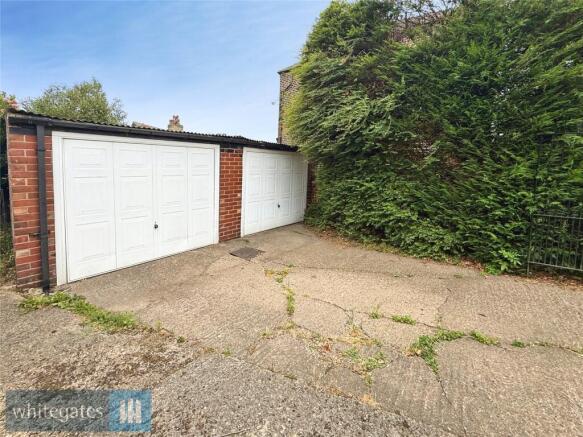 4 bed Town House for sale Image 12