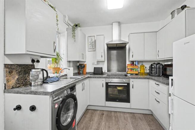 Kitchen_2.jpeg