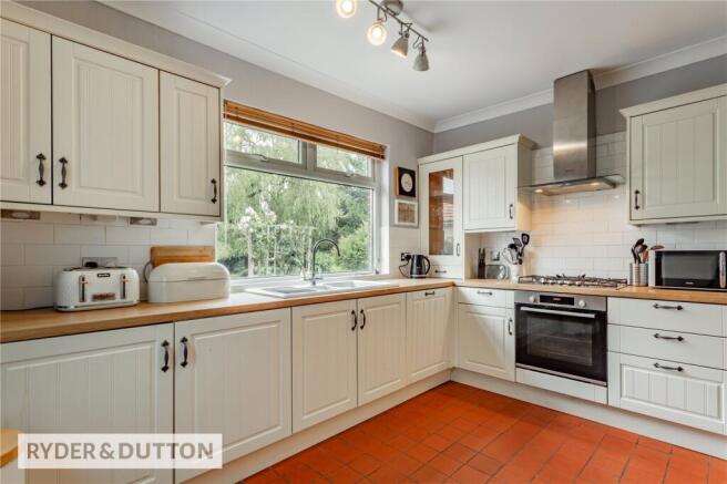 3 bed Detached for sale Image 11