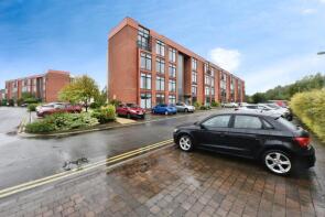 11, 2 Beech House, Lauriston Close, Manchester M22 4TZ