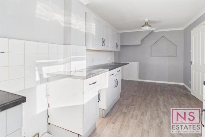 3 bed Terraced for sale Image 8