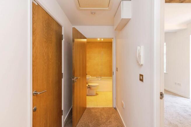 1 bed Apartment to rent Image 9