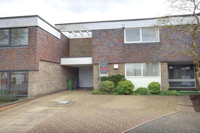 Priory Close (14).jpg