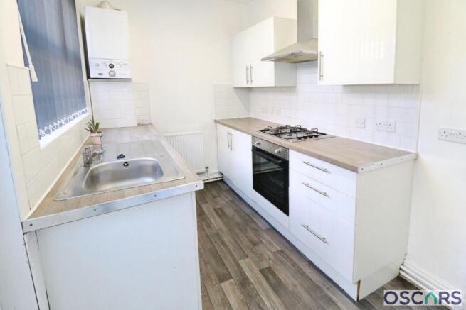 3 bed Semi-Detached to rent Image 4