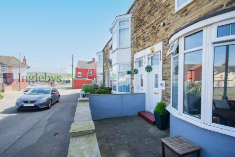 Kennedy Crescent, Carlin How