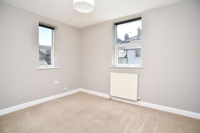2 bed Flat for sale Image 4