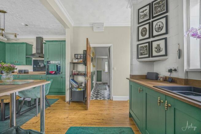 Kitchen/Dining Room