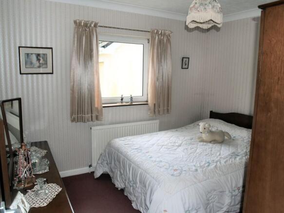 BEDROOM 2