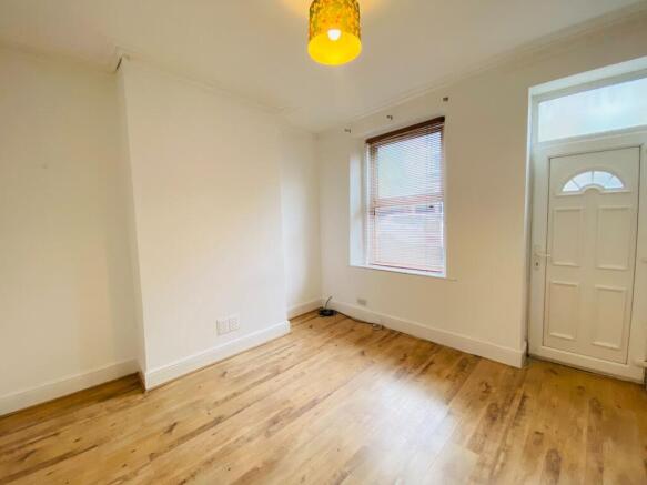 3 bed Terraced to rent Image 4