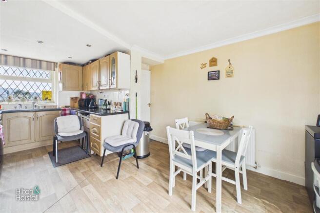 3 bed Semi-Detached for sale Image 4