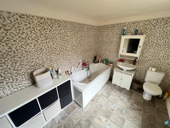 4 bed Terraced for sale Image 12