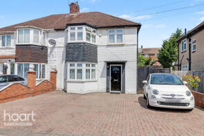70, Basildon Avenue, Clayhall, Ilford IG5 0QQ