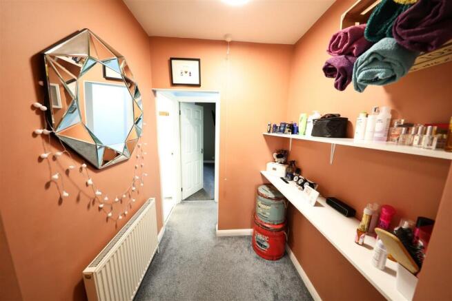 Landing/dressing area