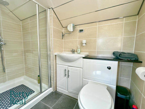 4 bed Semi-Detached for sale Image 6
