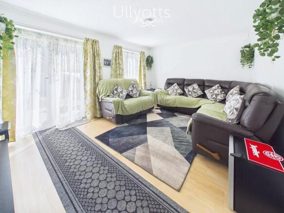 4 bed Detached for sale Image 4