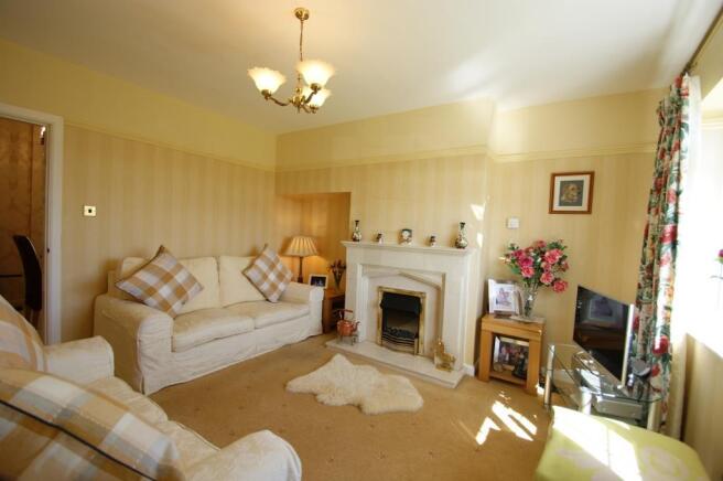 Garden Cottage - lounge.jpg
