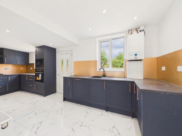 2 bed Semi-Detached for sale Image 5