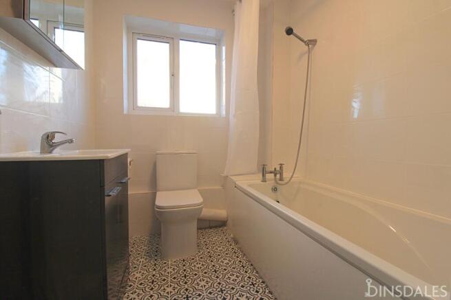 2 bed Apartment to rent Image 4