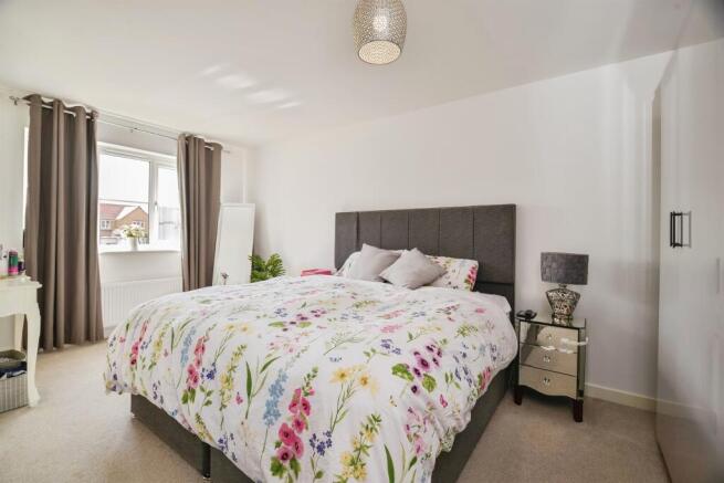 4 bed Detached for sale Image 7