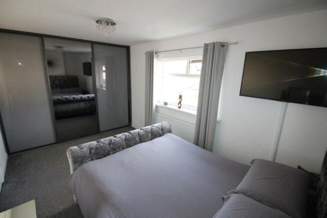 66 Bedale Ave-Bed1a.JPG