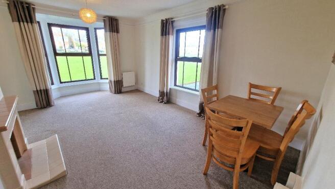 Sitting Room/Dining Room