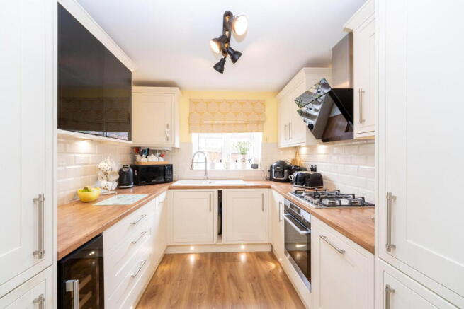 Marjoram Road, Stotfold, Hitchin, SG5 4NS photo 4