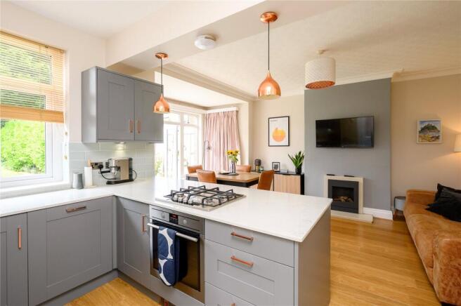 4 bed Semi-Detached for sale Image 5