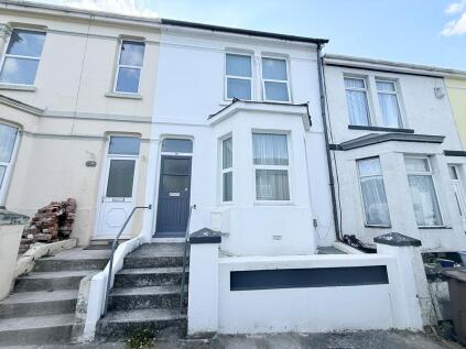 Spacious Two Double Bedroom Home with Large Garage