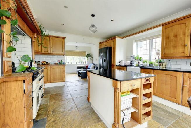 Living/Dining Kitchen