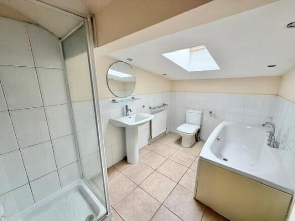 2 bed House to rent Image 9